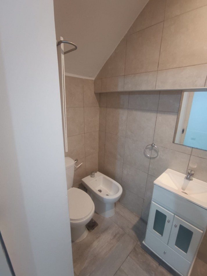 Casa de 4 ambientes en Venta en Carapachay 