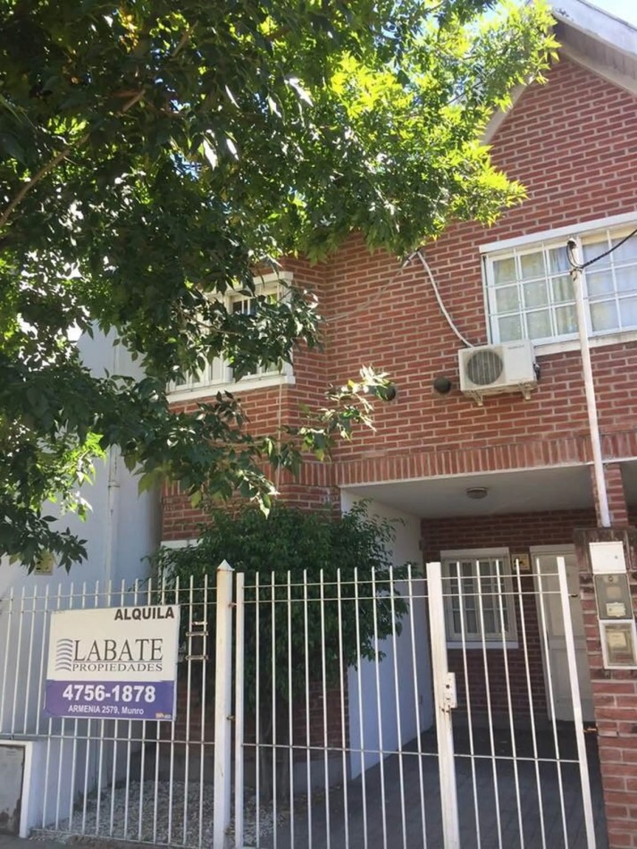 Duplex de 4 ambientes en Alquiler en Carapachay 