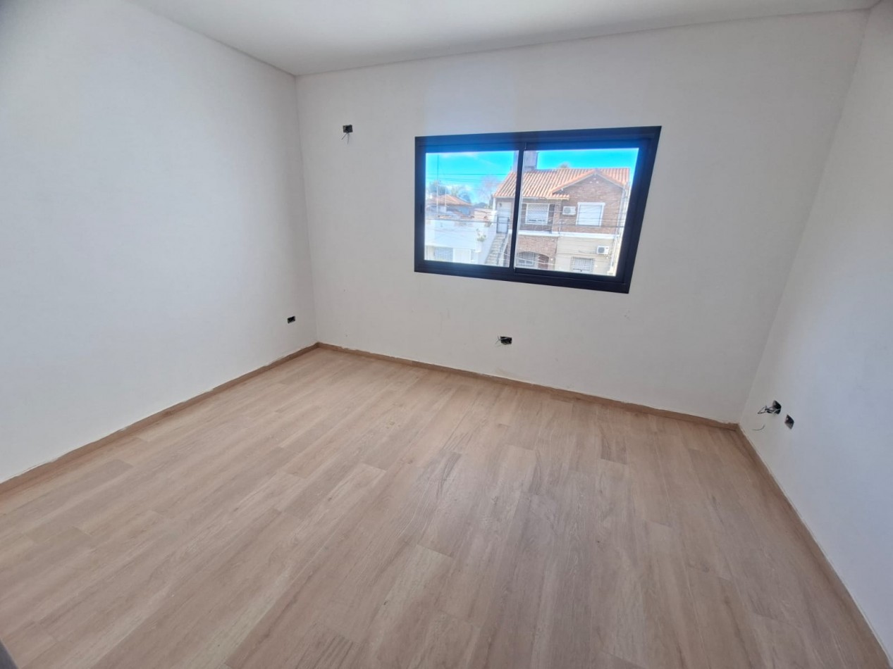 Triplex de 5 ambientes en Venta en Olivos 