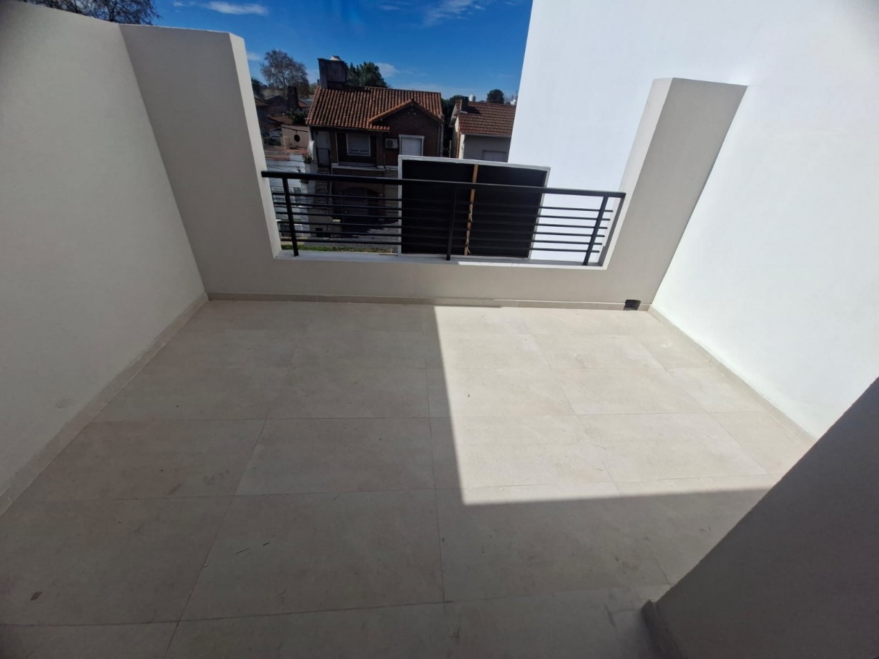 Triplex de 5 ambientes en Venta en Olivos 