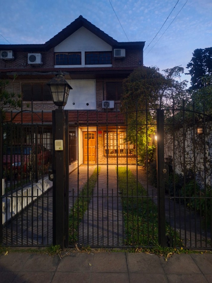 Triplex de 4 ambientes en Alquiler en Carapachay 