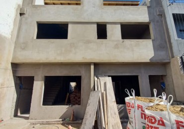 Triplex de 5 ambientes en Venta en Olivos 