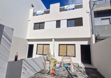 Triplex de 5 ambientes en Venta en Olivos 